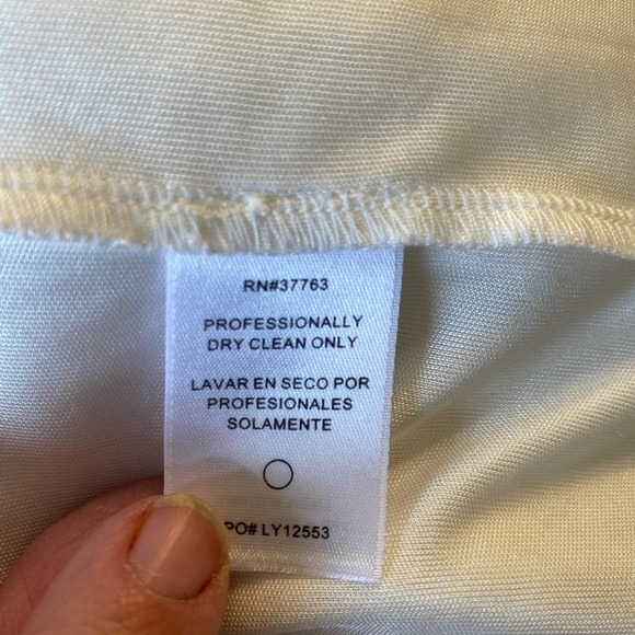 Laundry lace Bodycon Dress with Bell Sleeves!! Gorgeous for Era's tour or BTB - Picture 10 of 11